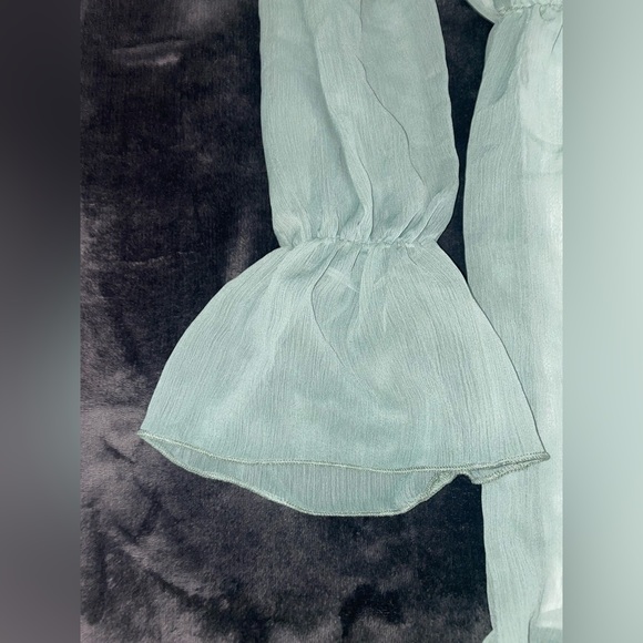 SHEIN Rich green off the shoulder ruffle dress - Sz : S 🎉 - Picture 3 of 7